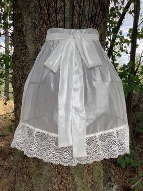 OffWhite Shimmer Fabric Apron with Lace XL straps